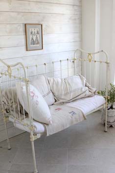 아름다운 프렌치 베이비 침대